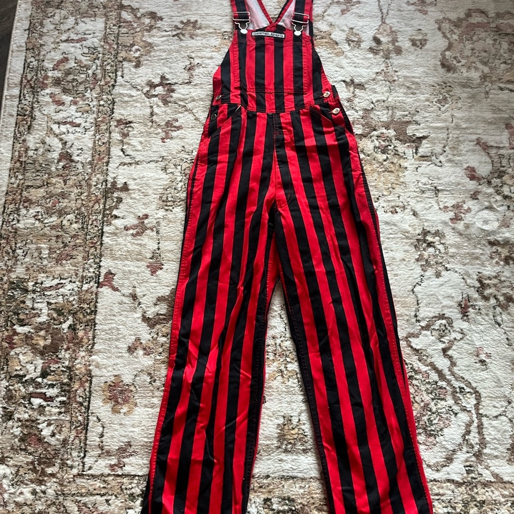 Game Bibs Red and Black Striped